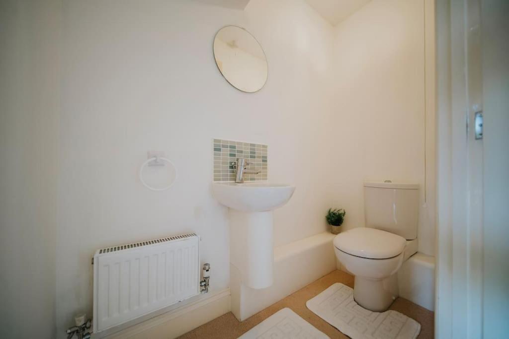 Linen Cottage- Parking, Leds, 4K Tvs, 5G Wifi And More! Bath Esterno foto