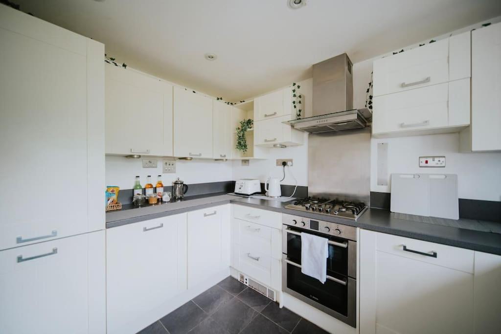 Linen Cottage- Parking, Leds, 4K Tvs, 5G Wifi And More! Bath Esterno foto