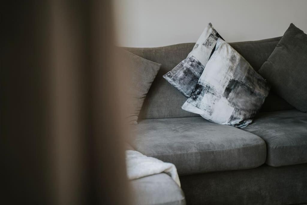 Linen Cottage- Parking, Leds, 4K Tvs, 5G Wifi And More! Bath Esterno foto