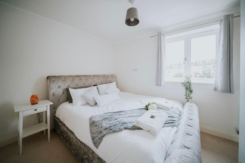 Linen Cottage- Parking, Leds, 4K Tvs, 5G Wifi And More! Bath Esterno foto