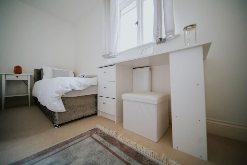 Linen Cottage- Parking, Leds, 4K Tvs, 5G Wifi And More! Bath Esterno foto